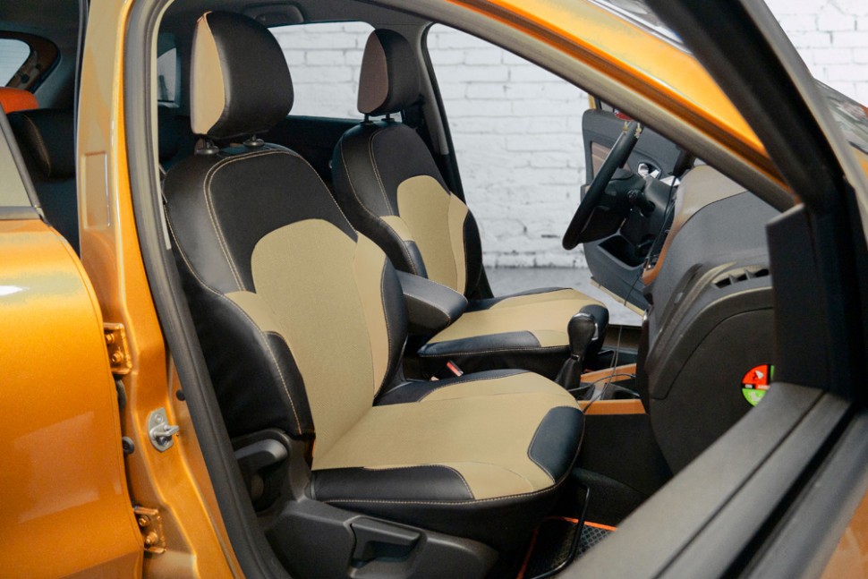 

Чехлы Почин Lada X-RAY Cross экокожа перфорация черно-бежевые