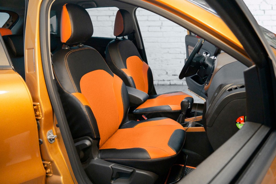 

Чехлы Почин Lada X-RAY Cross экокожа перфорация черно-оранжевые