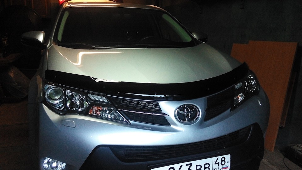 

Дефлектор капота темный Toyota RAV 4 2013-2018