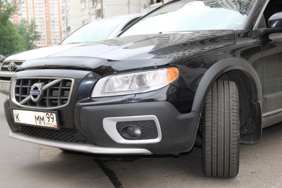 

Дефлектор капота темный Volvo XC70 2007-2017, V70/S80 2007-2016
