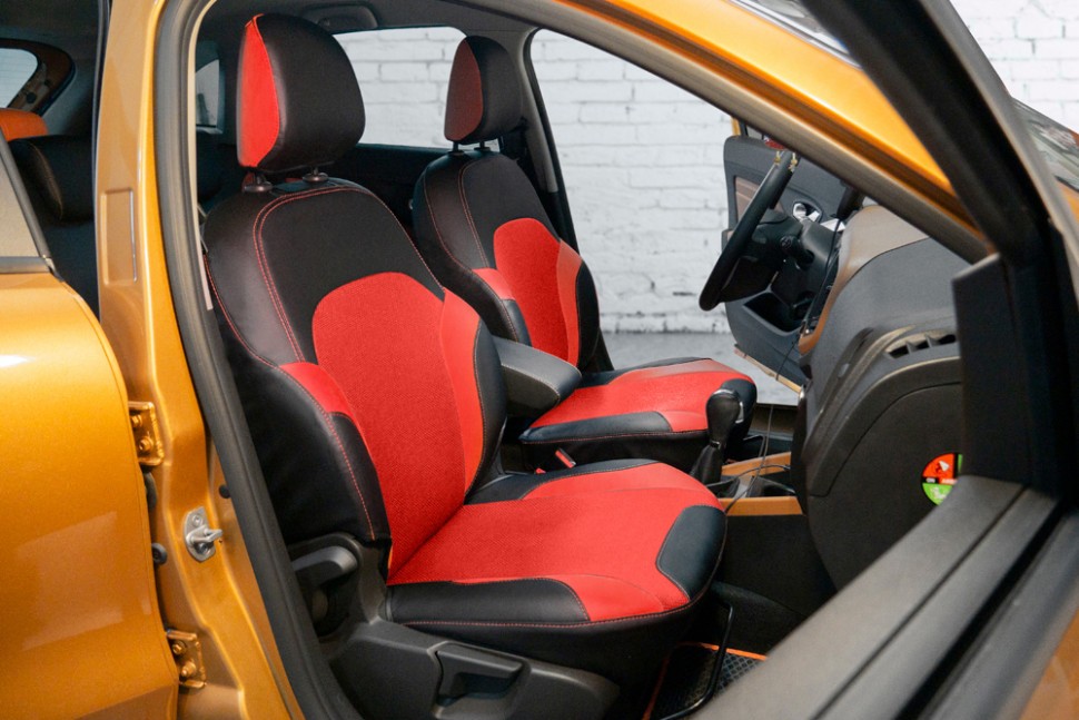 

Чехлы Почин Lada X-RAY Cross экокожа перфорация черно-красные